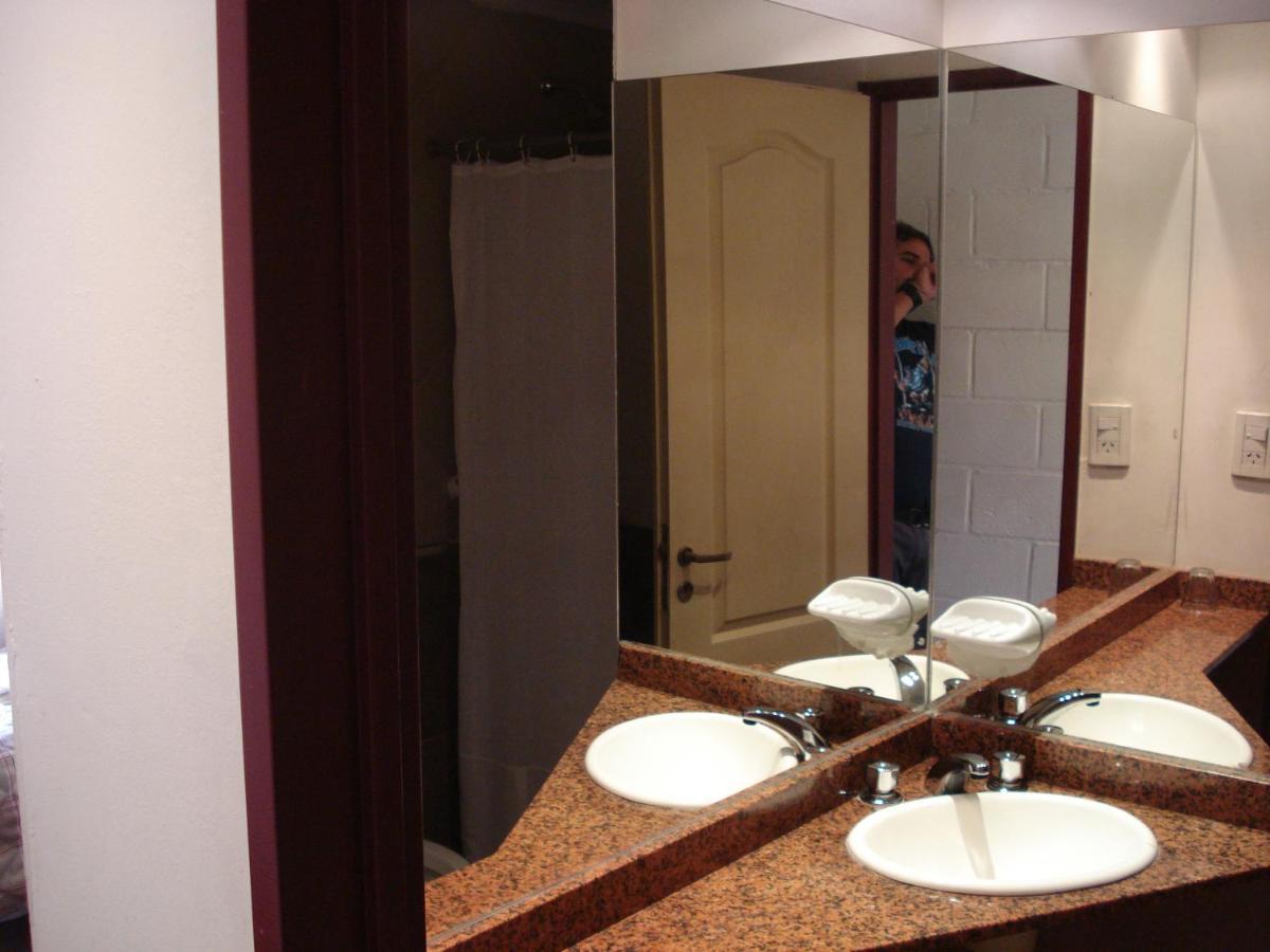 Hotel Torres Del Sol Мерло Номер фото