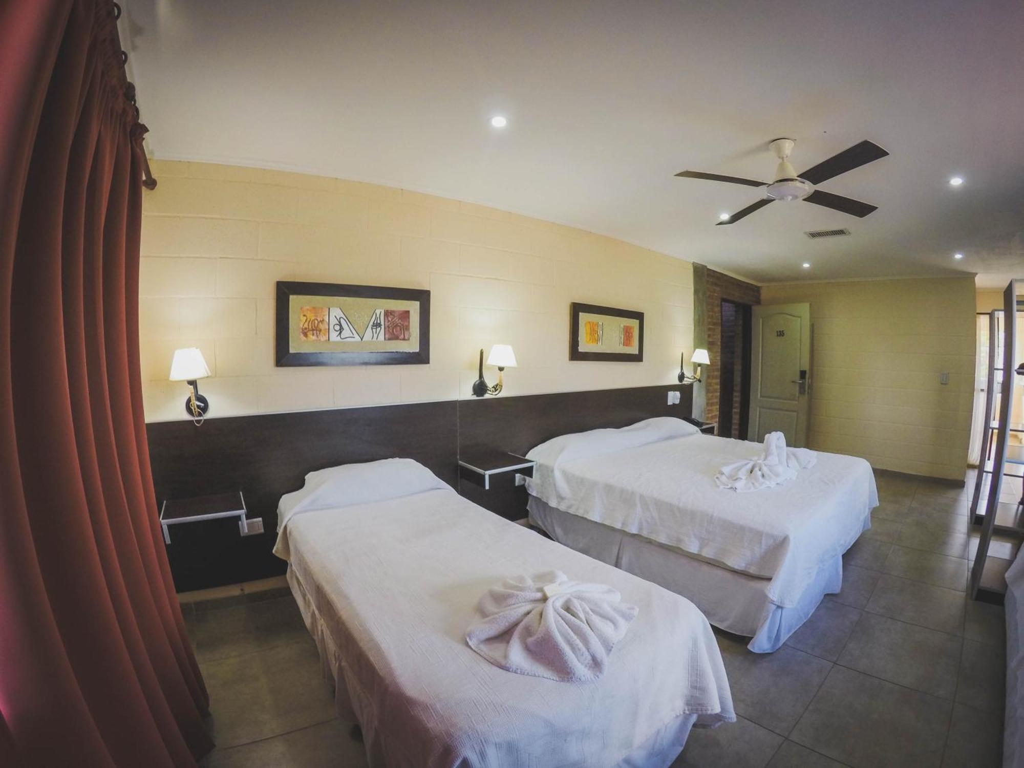 Hotel Torres Del Sol Мерло Экстерьер фото