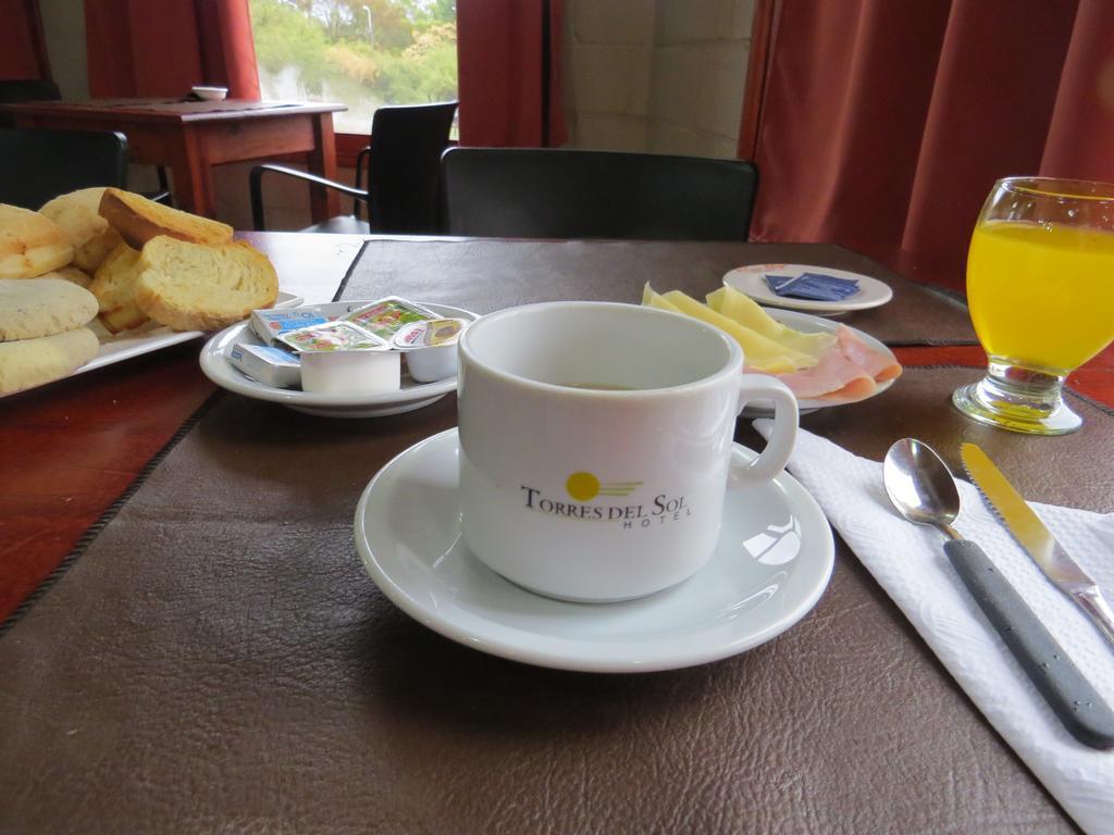 Hotel Torres Del Sol Мерло Экстерьер фото